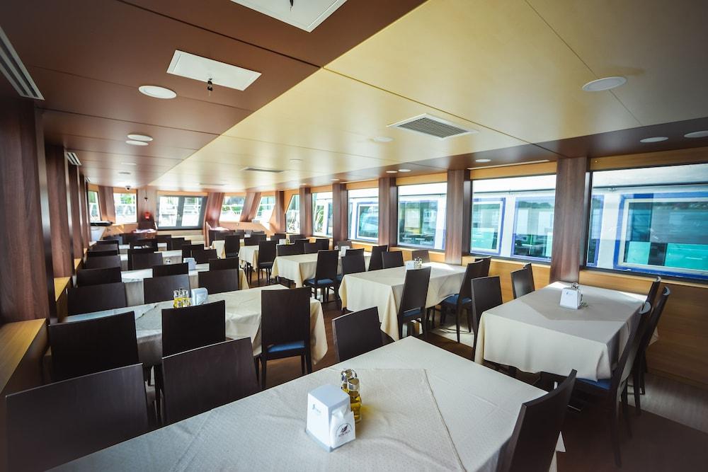 Hotel Delta 3 Tulcea Eksteriør billede